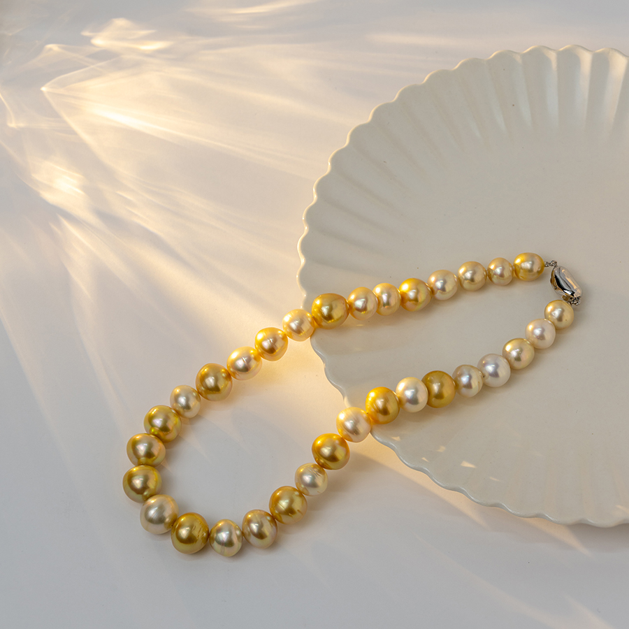 白蝶真珠バロック<br>10.6-14.8mm